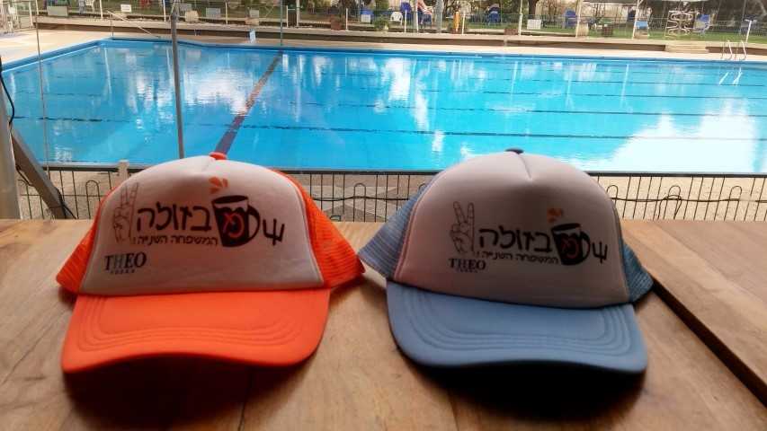 כובע רשת ממותג