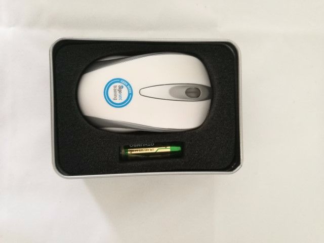 עכבר אלחוטי עם הדפס במארז מתנה